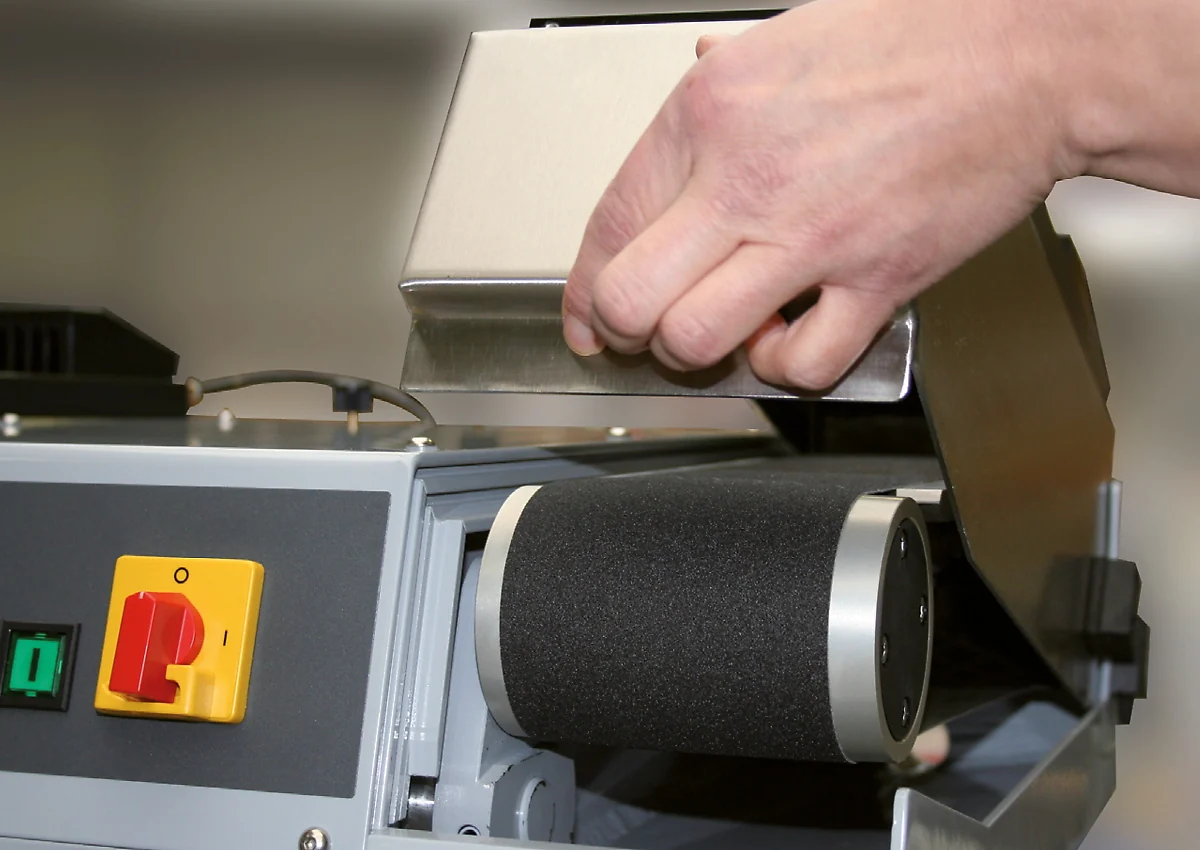QATM QGRIND 100 Wet Double-Belt Pre-Grinder – Deburring & Planar Grinding