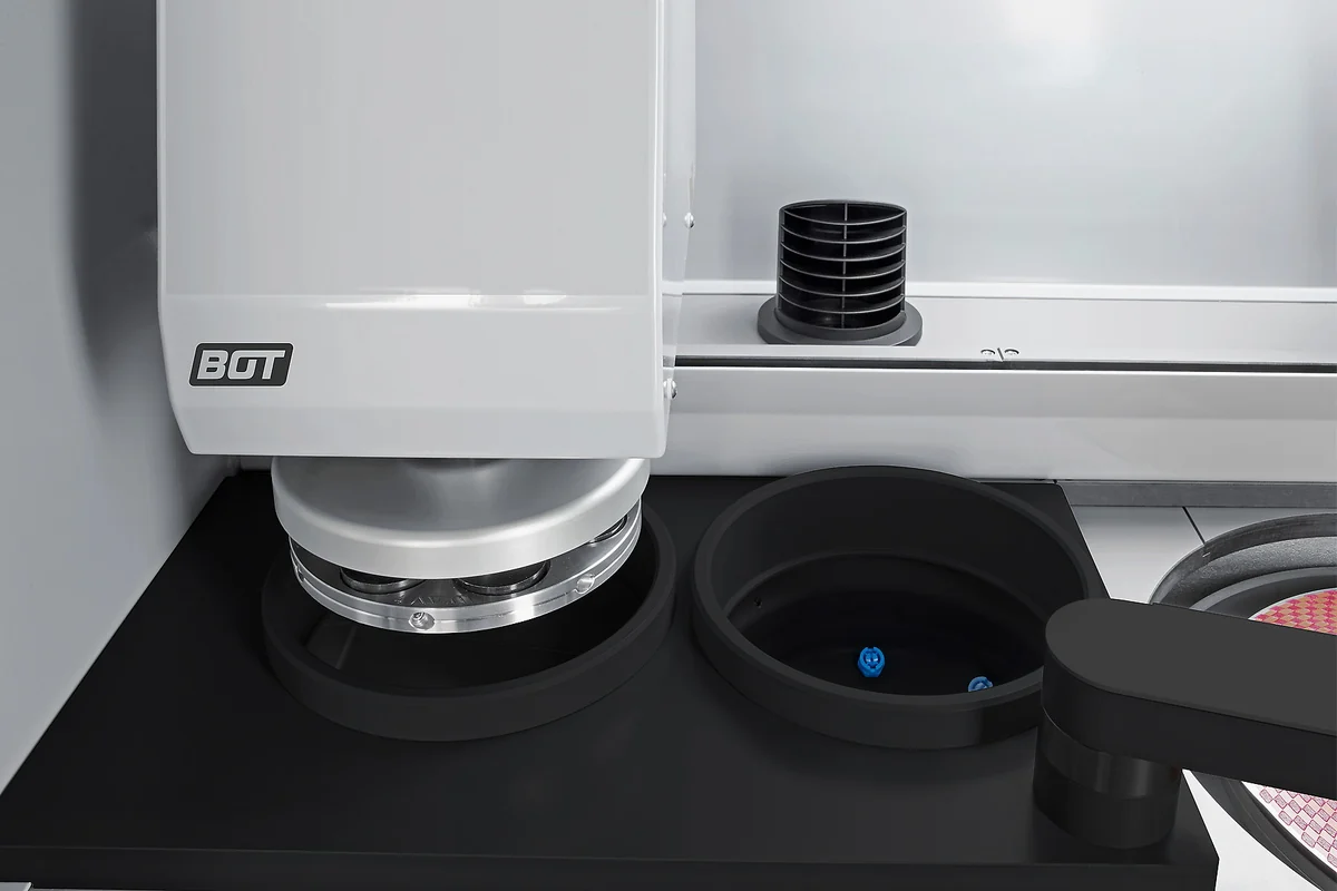 QATM QPOL 250 BOT Grinding & Polishing Robot – Automated Prep | 16-Media Changer