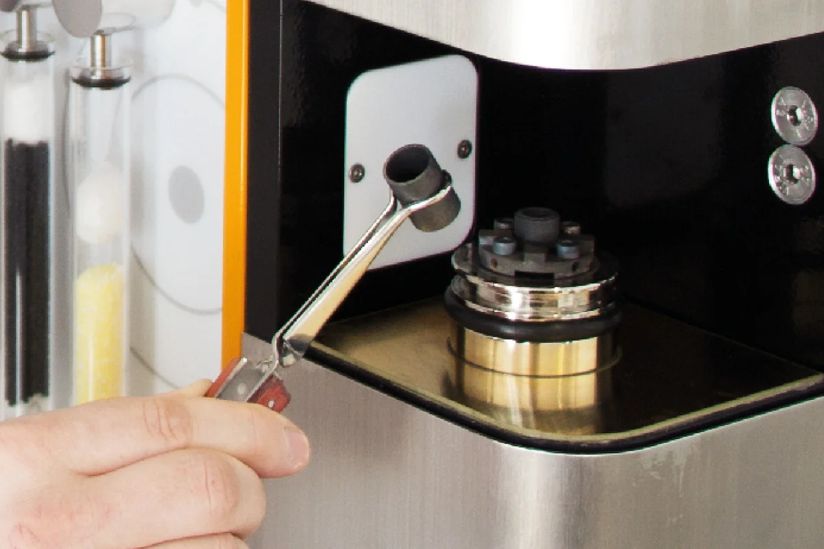 ELTRA ELEMENTRAC OH-p 2 Oxygen/Hydrogen Analyzer – Inert Gas Fusion | Steel, Metals & Ceramics