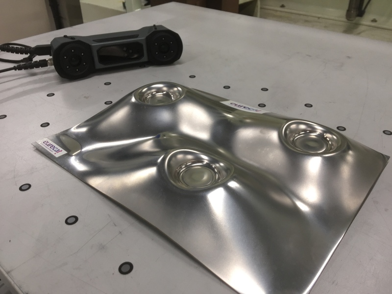 FreeScan Combo 3D laser scanner for sheet metal inspection, high-precision scanning of metal parts