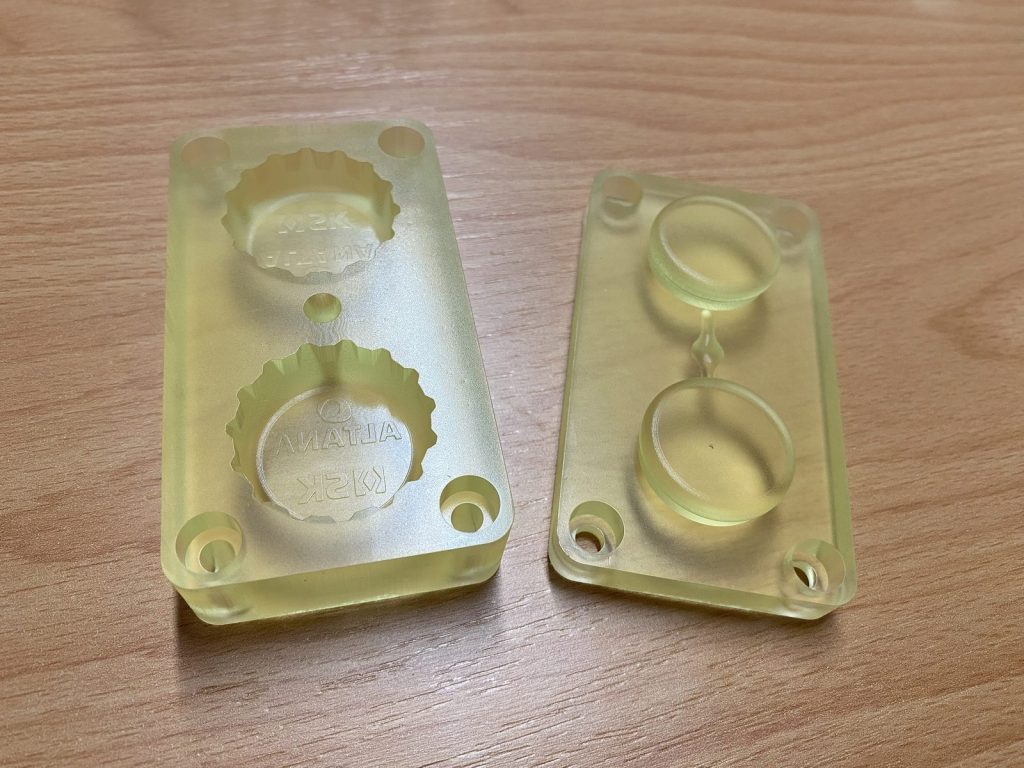 Cubic Ink Mold 400 VP two-piece printed injection mold