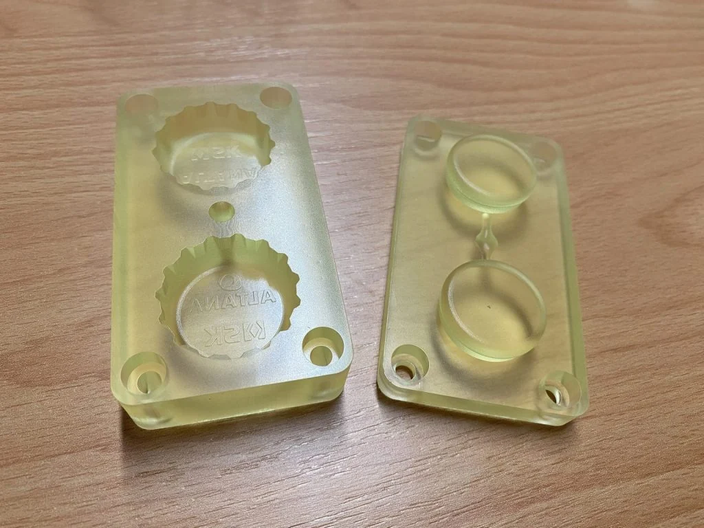 Cubic Ink Mold 400 VP two-piece printed injection mold