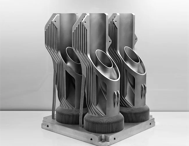 Farsoon FS301M LPBF Metal 3D Printer – Full-Coverage Dual Lasers | 12.0×12.0×16.1 in / 305×305×410 mm