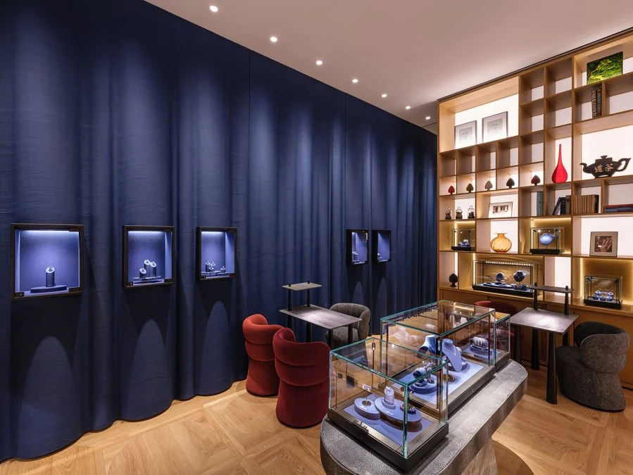 Caracol PET-G pellets – 3D printed luxury retail installation (LFAM)