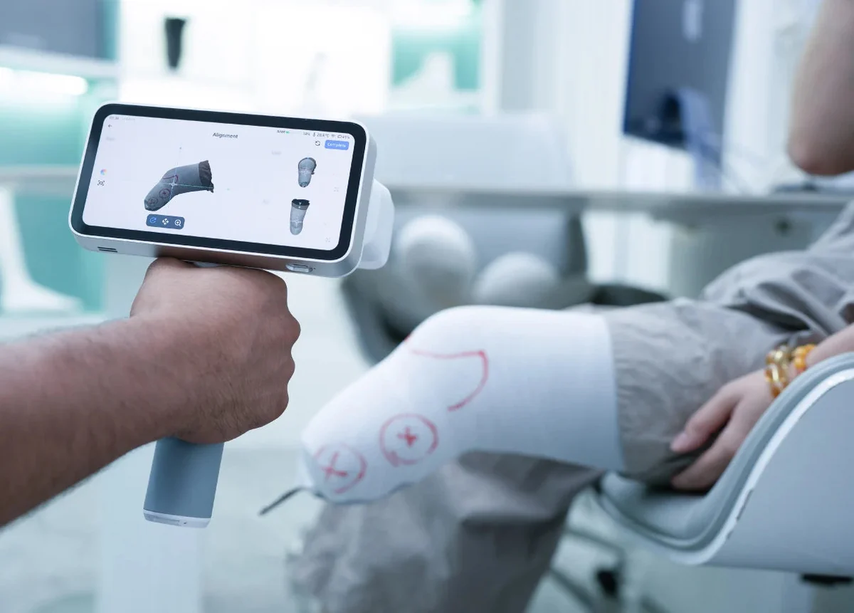 EinScan Medixa high-precision full-color 3D scan result of a limb