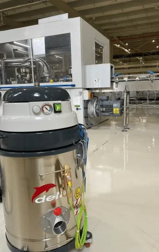 Delfin-certified-industrial-vacuum-300-BL-brushless-1