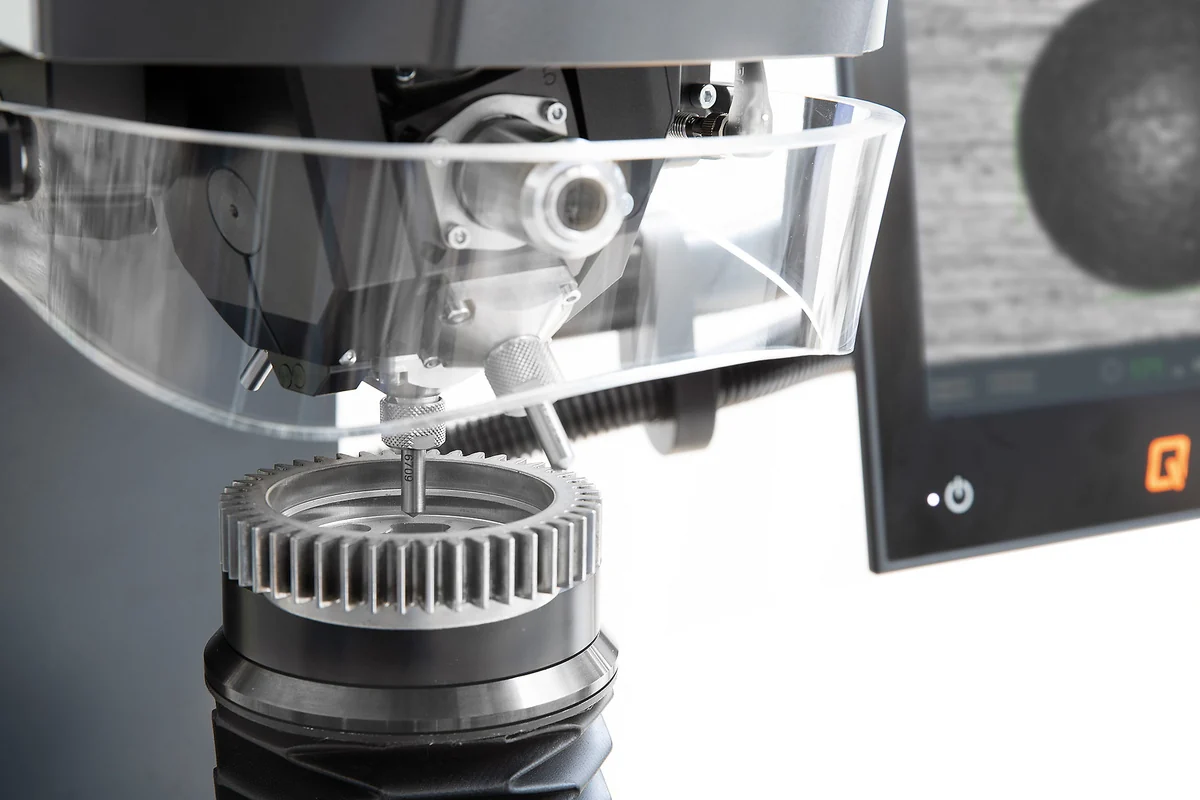 QATM Qness 250/750/3000 CS/C EVO Macro Hardness Tester – Vickers/Brinell/Rockwell/Knoop | 0.3–3000 kgf