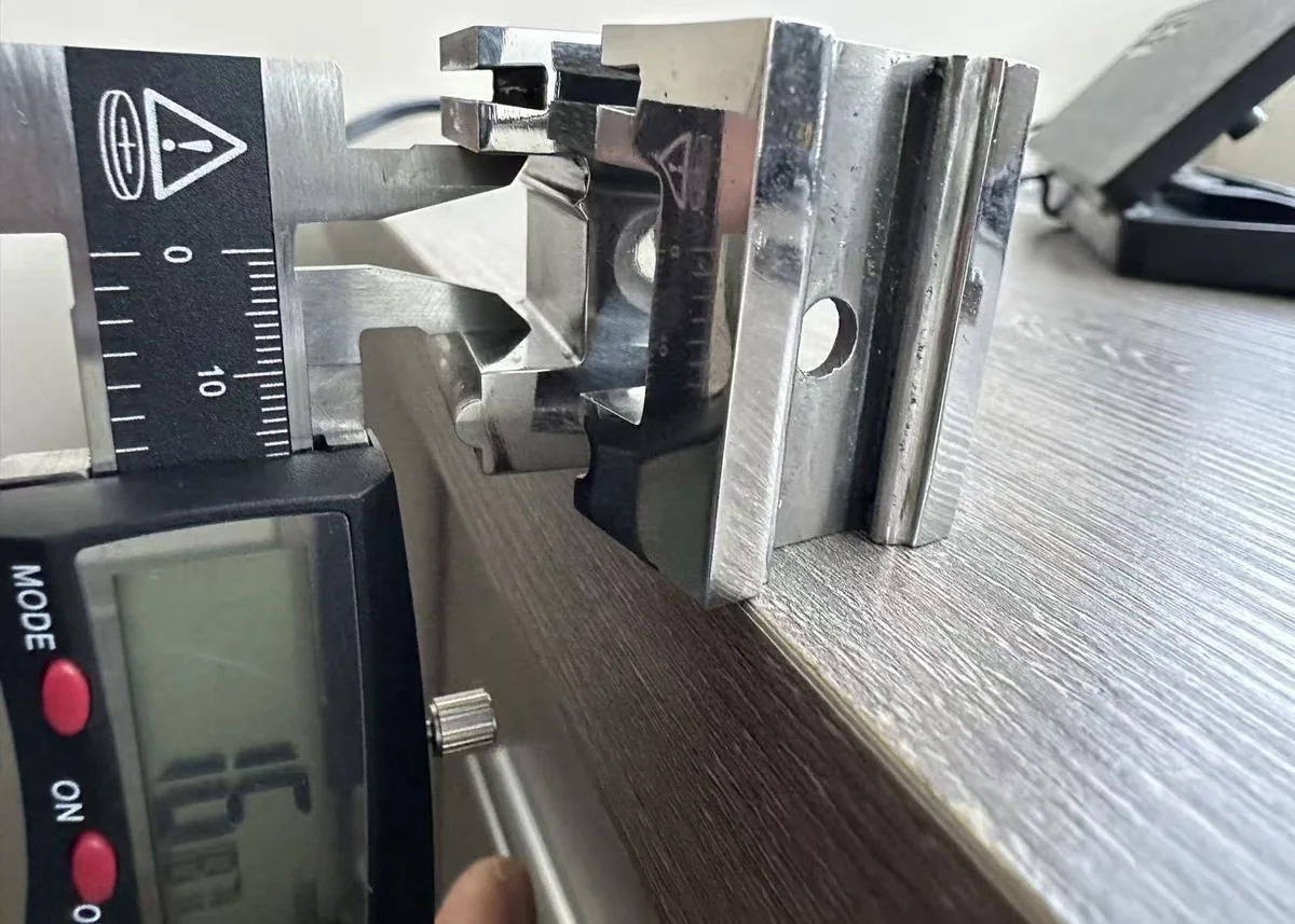 Dimensional check of a 3D printed inspection gauge with a digital caliper