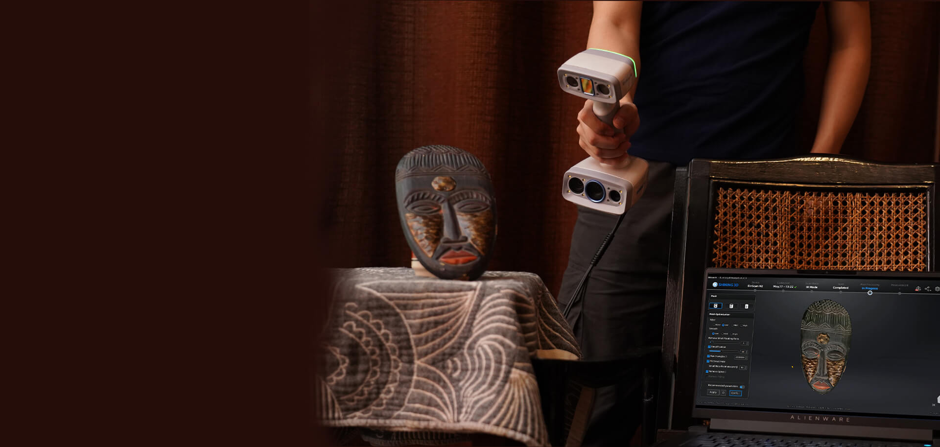 EinScan H2 infrared mode capturing a human body markerless