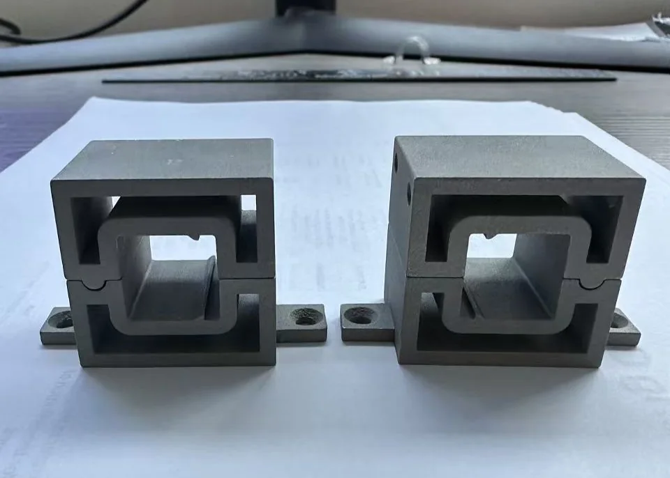 Two SS316L go/no-go inspection gauges in as-printed condition